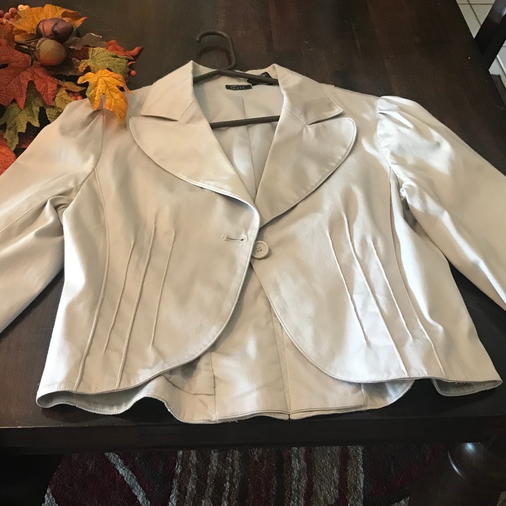 Nicole by Nicole Miller waist jacket